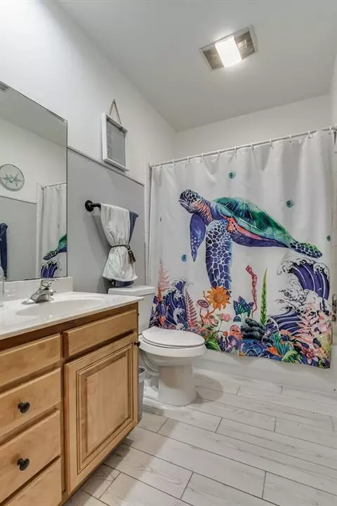 Bath - 1601 Laurel Pl, Edmond, OK 73003 photo 1 of 4