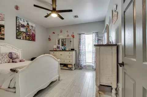 Bedroom - 1601 Laurel Pl, Edmond, OK 73003 photo 1 of 7