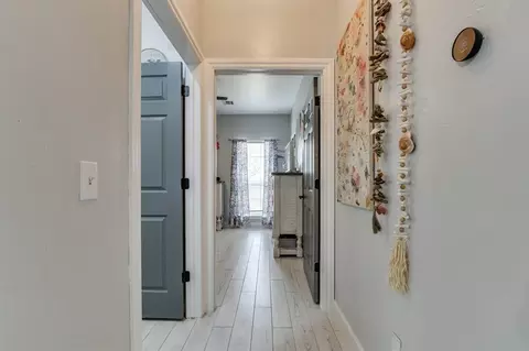 Entry Way - 1601 Laurel Pl, Edmond, OK 73003 photo 2 of 3