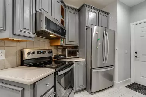 Kitchen - 1601 Laurel Pl, Edmond, OK 73003 photo 3 of 5