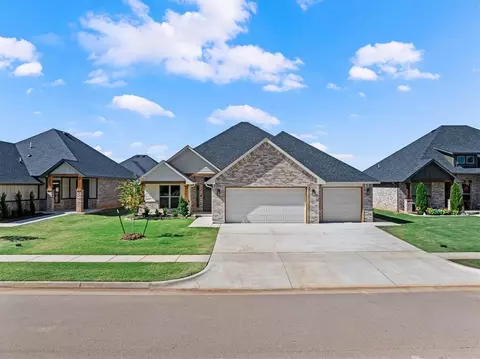 5105 Vine Cliff Rd, Mustang, OK 73064