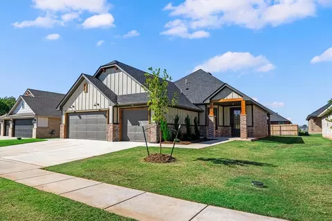 5109 Vine Cliff Rd, Mustang, OK 73064
