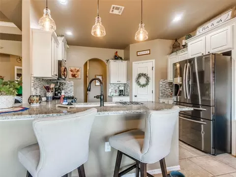 Kitchen - 4260 Sundance Ln, Newalla, OK 74857 photo 1 of 4