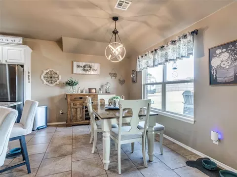 Dining - 4260 Sundance Ln, Newalla, OK 74857 photo 3 of 3