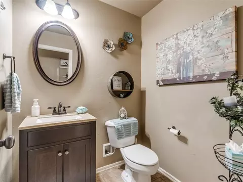 Bath - 4260 Sundance Ln, Newalla, OK 74857 photo 1 of 4