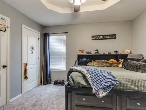 Bedroom - 4260 Sundance Ln, Newalla, OK 74857 photo 5 of 7