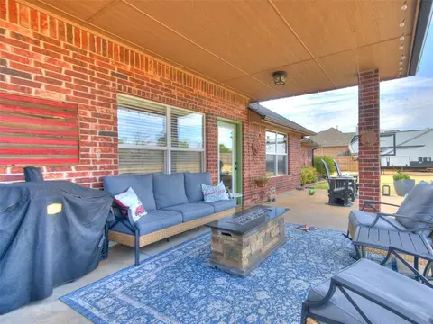 Exterior - 4260 Sundance Ln, Newalla, OK 74857 photo 5 of 8