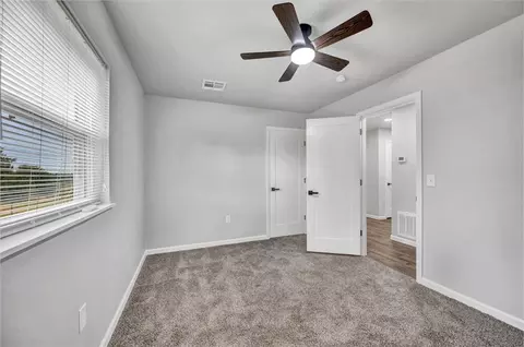 Bedroom - 329131 E Lincoln St, Harrah, OK 73045 photo 4 of 6