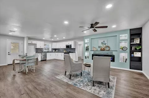 Living - 329131 E Lincoln St, Harrah, OK 73045 photo 1 of 3