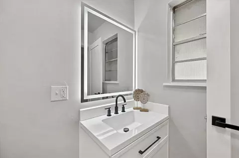 Bath - 329131 E Lincoln St, Harrah, OK 73045 photo 5 of 5