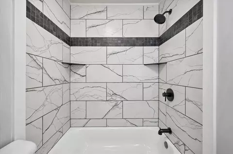 Bath - 329131 E Lincoln St, Harrah, OK 73045 photo 4 of 5