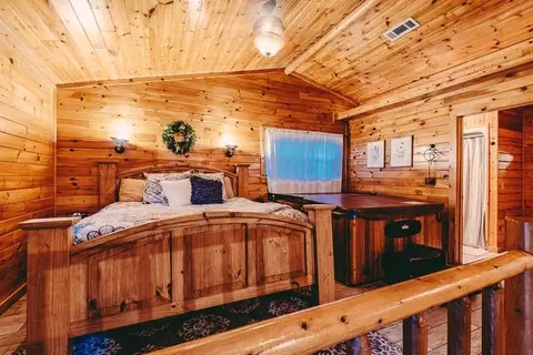 Bedroom - 401 Split Shot Cir, Broken Bow, OK 74728 photo 1 of 1