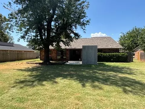 Exterior - 417 Boulder Ct, Norman, OK 73072 photo 3 of 3