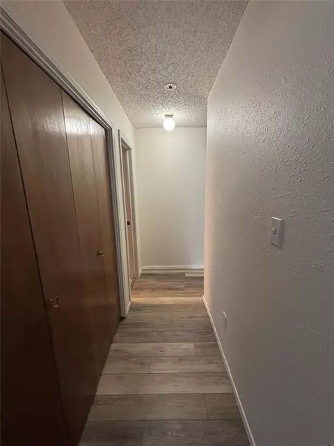 Entry Way - 417 Boulder Ct, Norman, OK 73072 photo 2 of 3