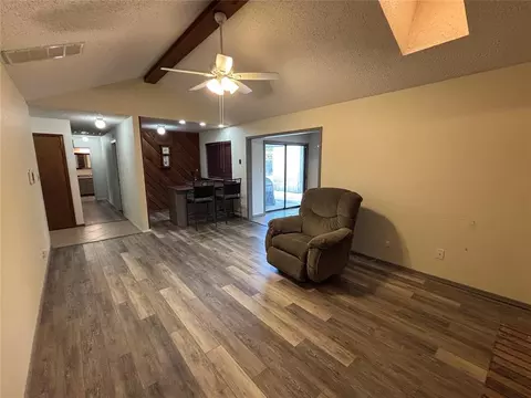 Living - 417 Boulder Ct, Norman, OK 73072 photo 4 of 5