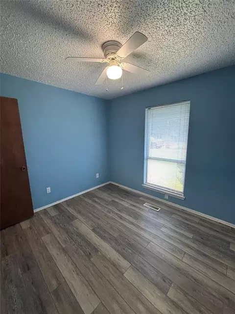 Bedroom - 417 Boulder Ct, Norman, OK 73072 photo 3 of 8