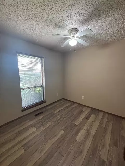 Bedroom - 417 Boulder Ct, Norman, OK 73072 photo 2 of 8