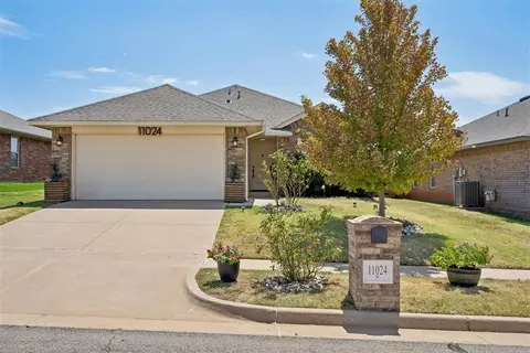 11024 NW 95th St, Yukon, OK 73099