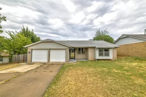 Exterior - 628 Baer Dr, Moore, OK 73160 photo 3 of 8