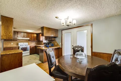 Dining - 628 Baer Dr, Moore, OK 73160 photo 1 of 2