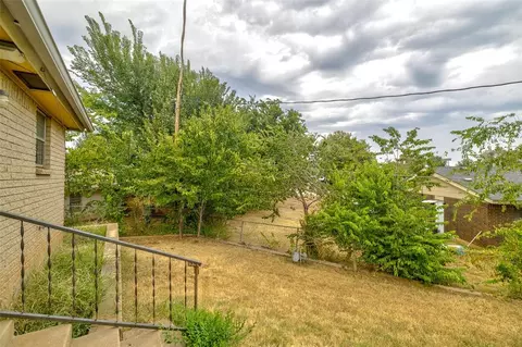 Exterior - 628 Baer Dr, Moore, OK 73160 photo 6 of 8