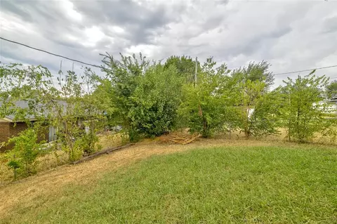 Exterior - 628 Baer Dr, Moore, OK 73160 photo 8 of 8