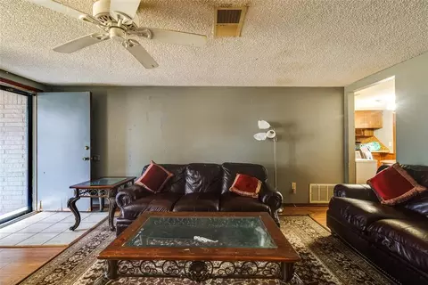 Living - 628 Baer Dr, Moore, OK 73160 photo 3 of 3