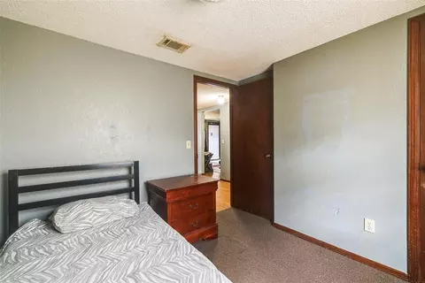 Bedroom - 628 Baer Dr, Moore, OK 73160 photo 6 of 6