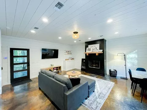 Living - 47 Honor Ct, Broken Bow, OK 74728 photo 1 of 7