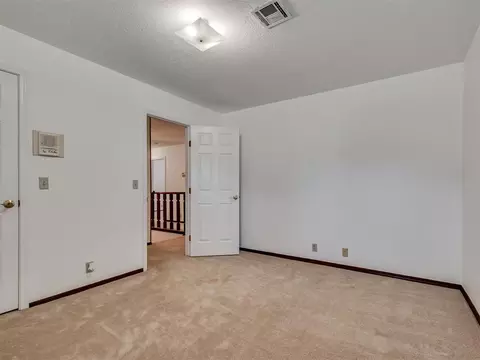 Bedroom - 3213 Adobe Dr, Edmond, OK 73013 photo 6 of 9
