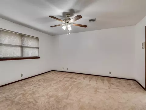Bedroom - 3213 Adobe Dr, Edmond, OK 73013 photo 2 of 9
