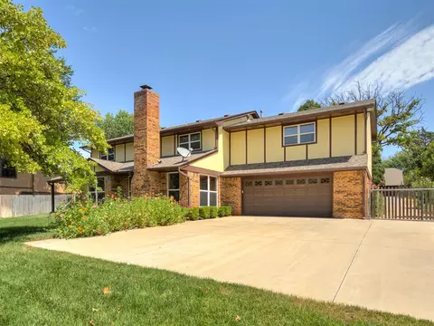 Exterior - 3213 Adobe Dr, Edmond, OK 73013 photo 4 of 7