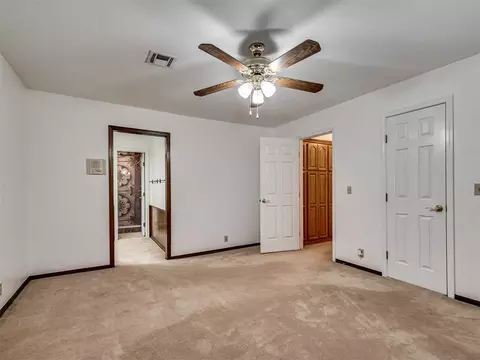 Bedroom - 3213 Adobe Dr, Edmond, OK 73013 photo 4 of 9