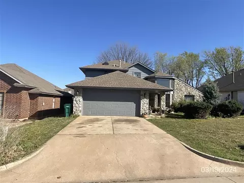 517 NW 170th St, Edmond, OK 73012