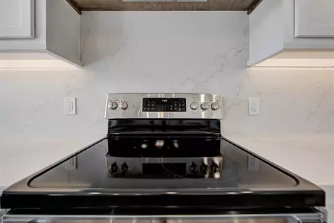 Kitchen - 2003 Leo Ct, Blanchard, OK 73010 photo 6 of 6