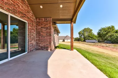 Exterior - 2003 Leo Ct, Blanchard, OK 73010 photo 4 of 6