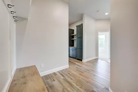 Entry Way - 2003 Leo Ct, Blanchard, OK 73010 photo 2 of 4