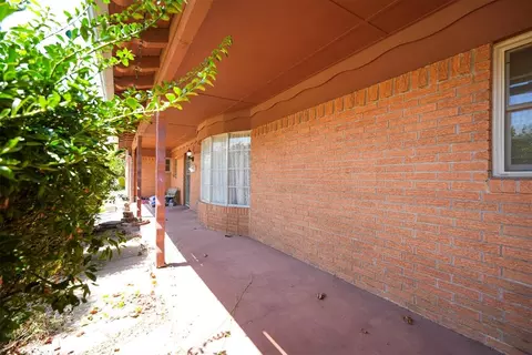 Exterior - 1909 Willard Dr, Altus, OK 73521 photo 5 of 9