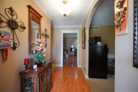 Entry Way - 1909 Willard Dr, Altus, OK 73521 photo 1 of 2