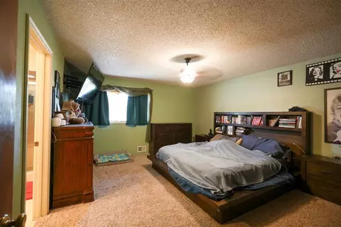 Bedroom - 1909 Willard Dr, Altus, OK 73521 photo 4 of 7