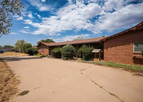 Exterior - 1909 Willard Dr, Altus, OK 73521 photo 2 of 9