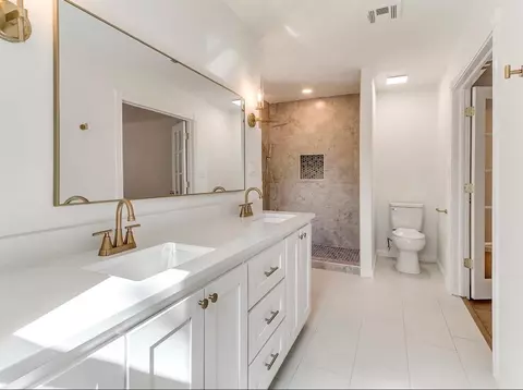 Bath - 407 E Cedar St, Tuttle, OK 73089 photo 4 of 4