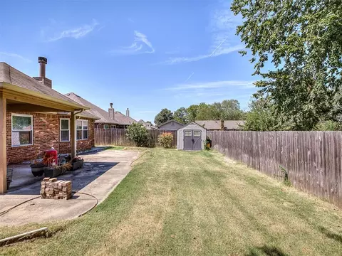 Exterior - 21263 E 39th St, Broken Arrow, OK 74014 photo 3 of 3