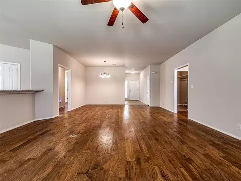 Living - 21263 E 39th St, Broken Arrow, OK 74014 photo 2 of 4