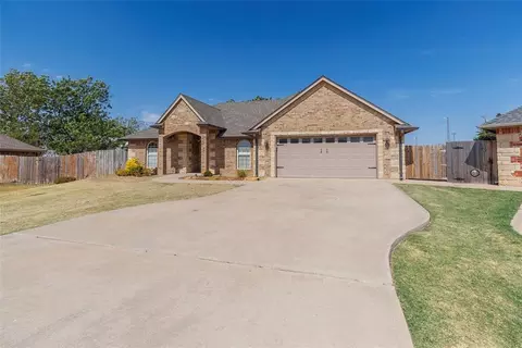 Exterior - 1105 Hershel Dr, Elgin, OK 73538 photo 2 of 7