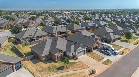 9121 NW 89th St, Yukon, OK 73099