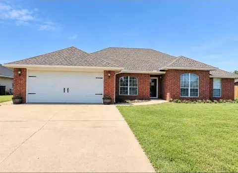 2913 Hunter Pointe, Altus, OK 73521