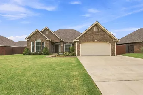1604 Lakeview Dr, Kingfisher, OK 73750