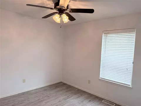 Bedroom - 2816 Dalewood Pl, Norman, OK 73071 photo 6 of 7