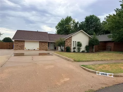 Exterior - 2816 Dalewood Pl, Norman, OK 73071 photo 2 of 10